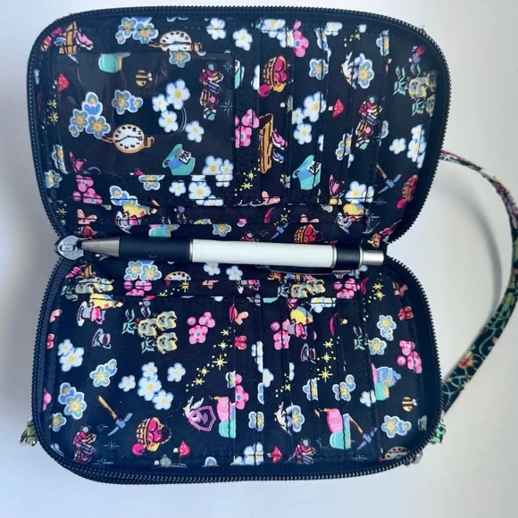 Vera Bradley Disney Classics Swirl, Crossbody purse + Minnie Baublebar necklace - Picture 12 of 16